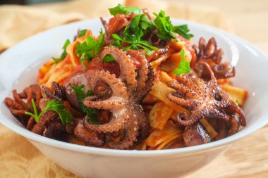 İtalyan Ahtapot Tagliatelle