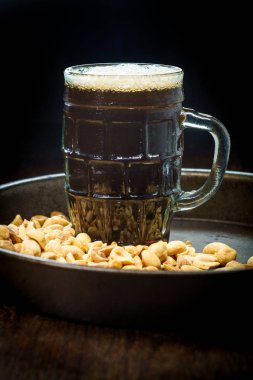 Köpüklü Bira Tuzlu Fıstık