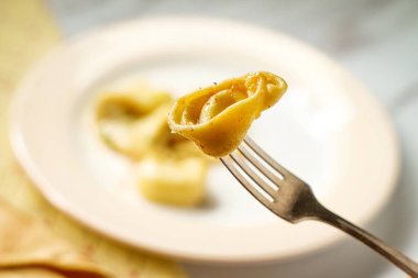 Tereyağı Parmesan Tortellini 