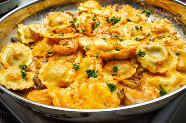 Shrimp Ravioli Vodka Sauce — Stock Photo, Image