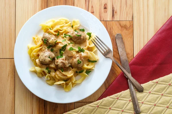 Albóndigas suecas Fideos con salsa —  Fotos de Stock