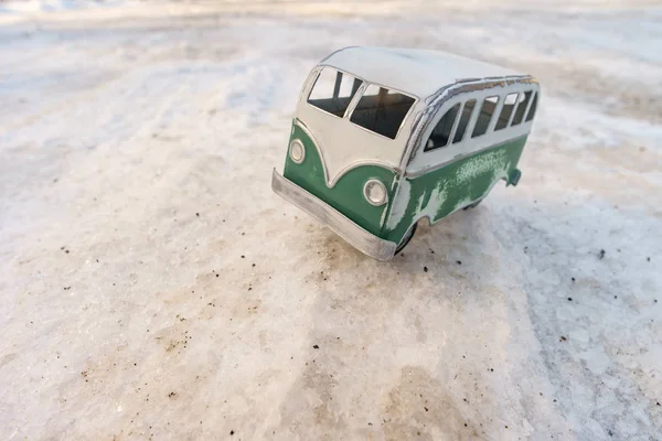 Hippie Van Winter Snow