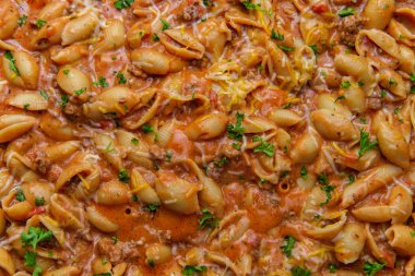 Peynirli Dana Kabuklu Makarna