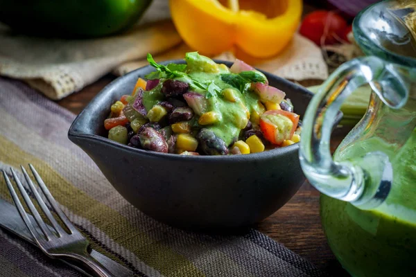 Салат з мексиканської кукурудзи — стокове фото