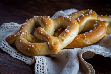 Ev yapımı yumuşak Pretzels