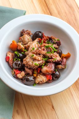 İspanyol Ahtapot Salatası