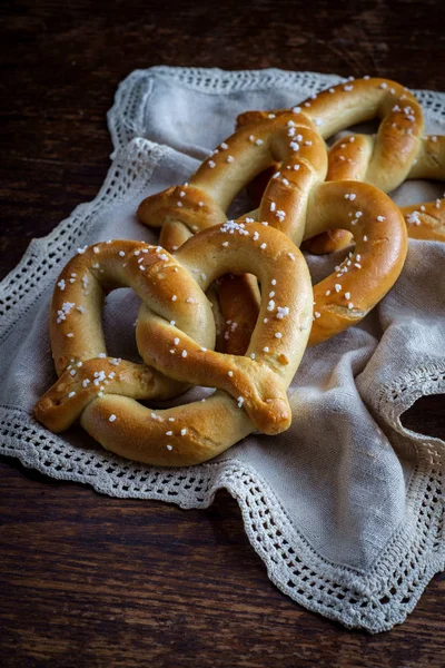 Pretzel morbidi fatti in casa — Foto Stock