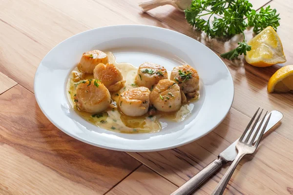 Seared Portuguese Garlic Scallops — Stock Photo, Image