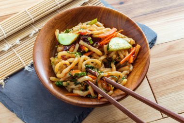 Kimchi Udon Şehriye Bokkeum