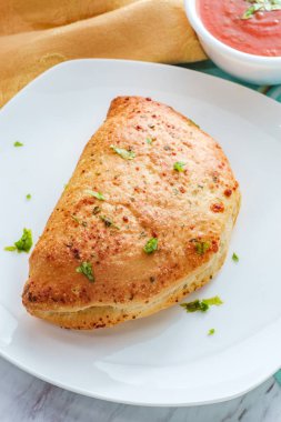 İtalyan Pepperoni Peynircalzone