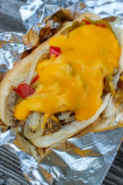Dağınık Philly Cheesesteak