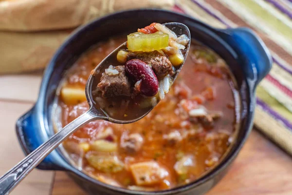 Slow Cooker Beef Vegetable Soup — Stock Photo, Image