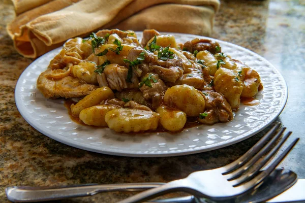 Pollo húngaro Paprikash Gnocchi — Foto de Stock