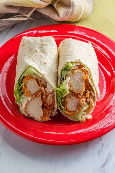 Frango crocante Caesar Wrap — Fotografia de Stock