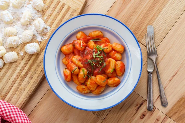 Italiensk gnocchi tomatsås — Stockfoto