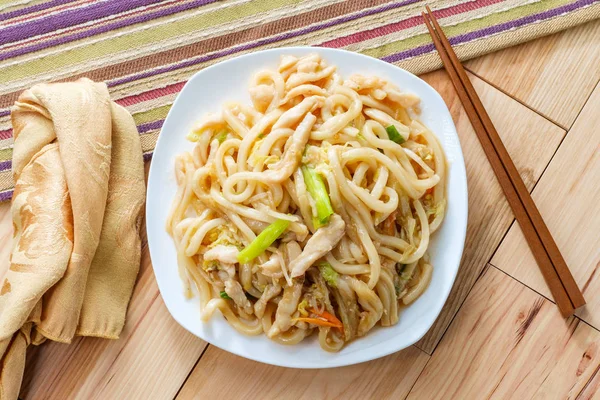 Fideos de Udon fritos — Foto de Stock