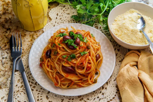 Espaguetis allá Puttanesca — Foto de Stock