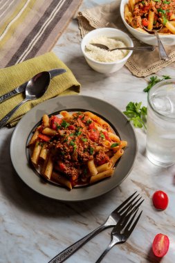 Otantik İtalyan yemeği Penne ragu alla bolonez 
