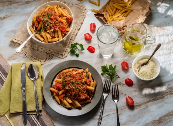 Auténtica Cena Italiana Penne Ragu Allá Bolognese — Foto de Stock