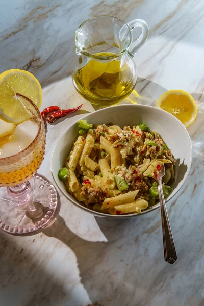 Salsiccia Broccoli Tritati Penne Ragu Alla Bolognese Con Limonata — Foto Stock