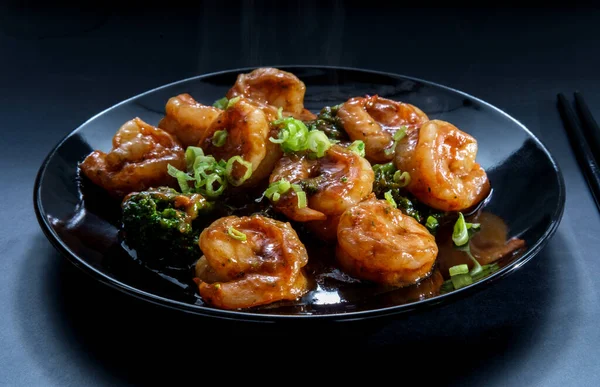 Gamberetti Cinesi Con Broccoli Salsa Ostriche All Aglio Con Illuminazione — Foto Stock