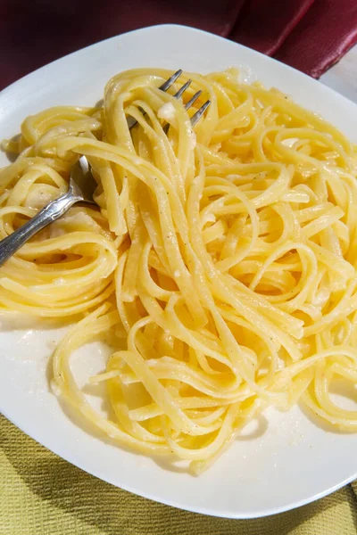 Authentisches Einfaches Glutenfreies Italienisches Fettuccine Alfredo Abendessen — Stockfoto