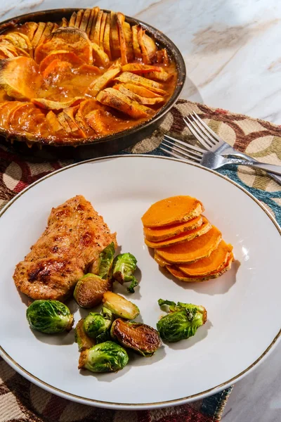 American Grilled Chicken Breast Scalloped Creamy Sweet Potato Bake Brussels — Stock Photo, Image