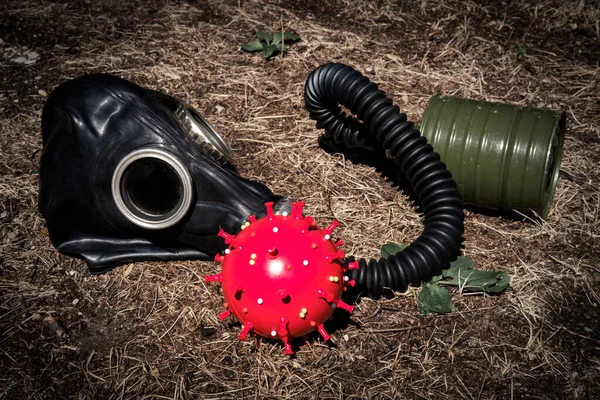 Coronavirus Particle Model Abandoned Gas Mask Protective Equipment — Stock Photo, Image