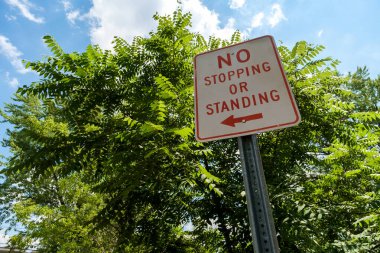 Güzel manzaralı durak ya da yol tabelası yok.