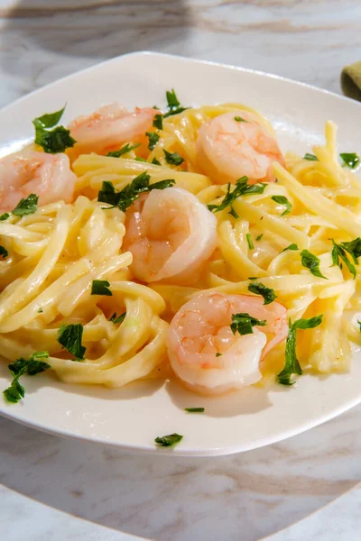 Italian Fettuccine Alfredo Shrimp Salad Glass White Wine — Stock Photo, Image