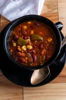 Acılı ve baharatlı Chili con carne 