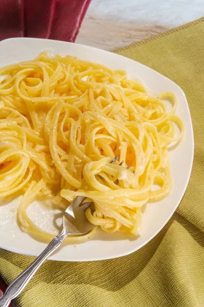 อาหารค ตาเล Fettuccine Alfredo ปราศจากกล เตนแท — ภาพถ่ายสต็อก