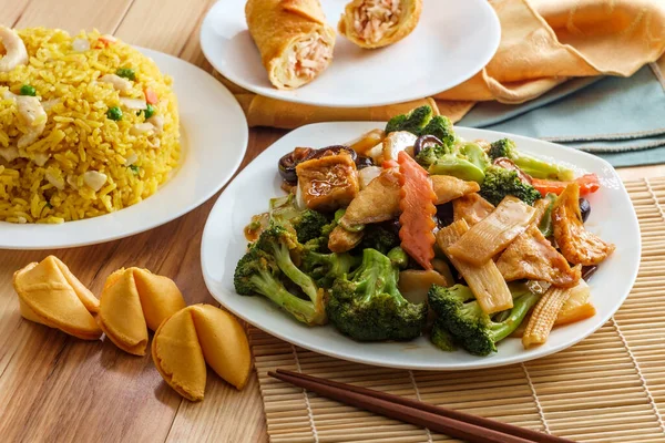 Délice Bouddha Sauté Légumes Chinois Mélangés Avec Tofu Servi Avec — Photo