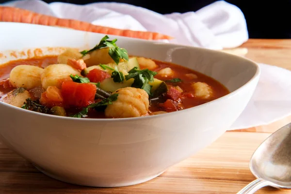 Herzhafte Italienische Minestrone Suppe Mit Gnocchi Und Gemüse — Stockfoto