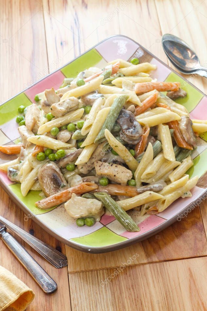 One-pot creamy chicken marsala pasta with mushrooms and green peas