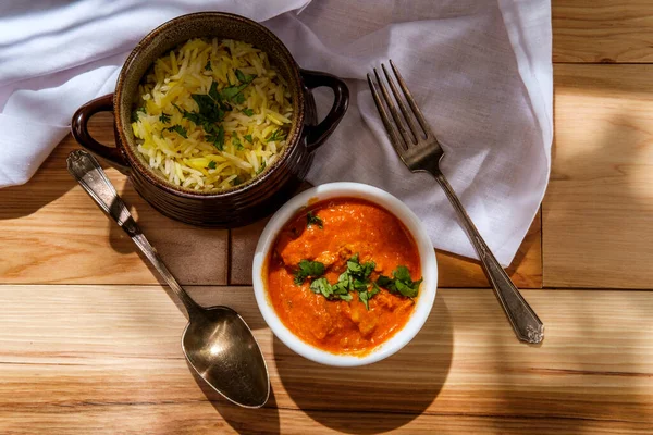 Cozinha Indiana Autêntica Frango Tikka Masala Com Guarnição Coentro — Fotografia de Stock