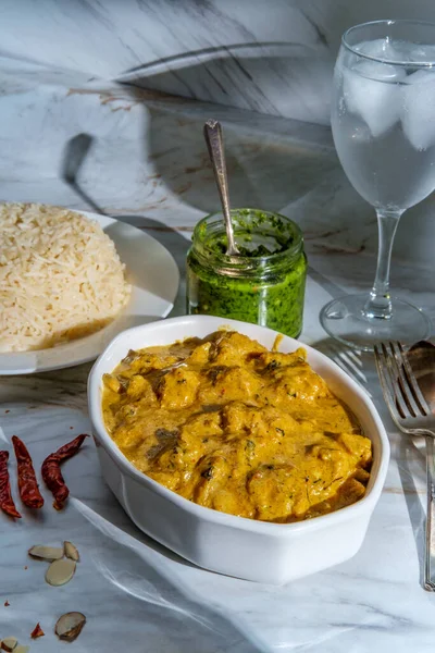 Authentic Indian Almond Chicken Korma Curry Dinner Basmati Rice Green — Stock Photo, Image