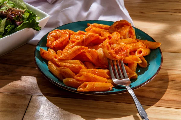 Penne Alla Vodka Shrimp Side Salad — Stock Photo, Image