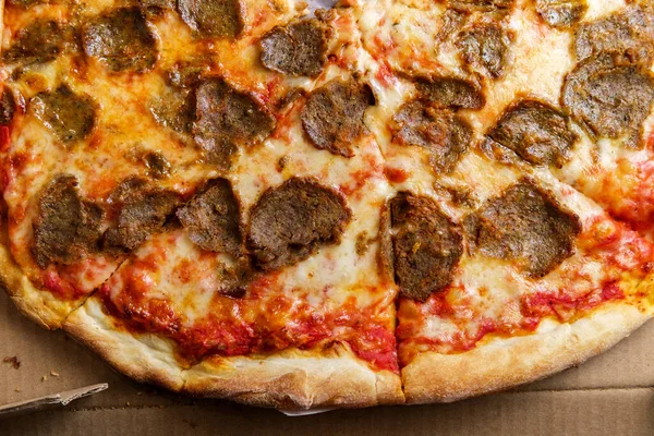 New York Stijl Plak Pizza Met Gesneden Gehaktbal Topping — Stockfoto