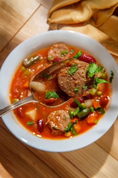 Sopa Italiana Minestrone Abundante Con Salchichas Verduras Rodajas —  Fotos de Stock