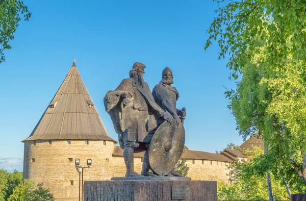 Monumento Staraya Ladoga Principi Rurik Oleg Fondatori Dello Stato Russo — Foto Stock