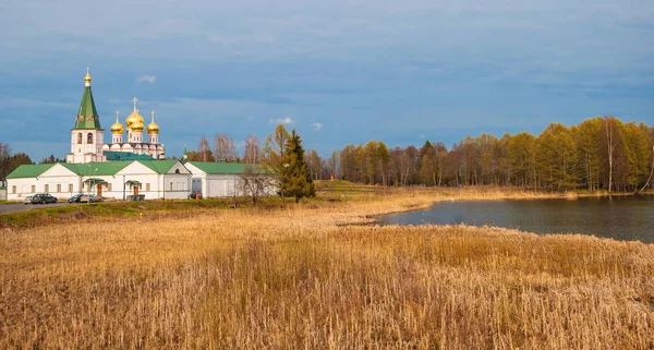 Valdai Göl Kıyısında Iversky Manastırı — Stok fotoğraf