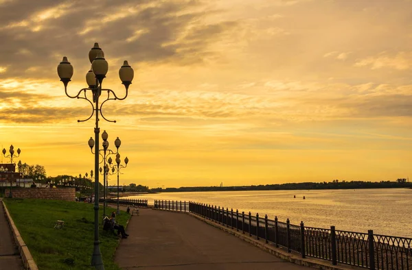 Embankment Volga River Rybinsk Sunset Russia Rybinsk May 2019 — Stock Photo, Image