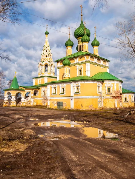 Gold Ring Russia Church Nativity John Baptist Volga Uglich — Stock Photo, Image