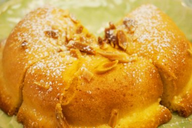 Doldurma muhallebi ile lezzetli topuz 