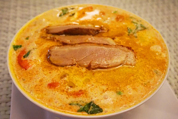 Heerlijke Aziatische Traditionele Keuken Met Lekkere Smaak Mooie Decoratie — Stockfoto
