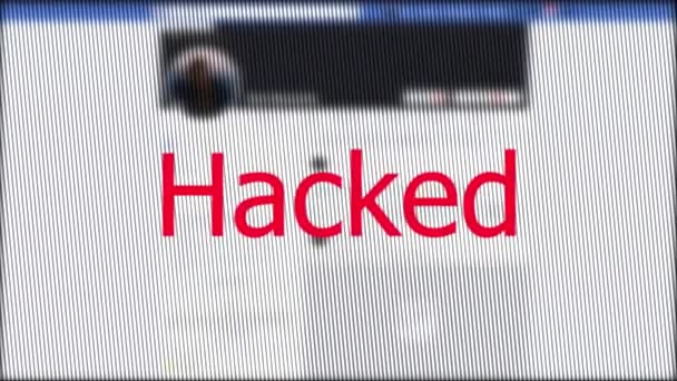 Tekst "hacked" na tle Glitches i zakłócenia sieci społecznej Facebook. Koncepcja bezpieczeństwa danych w mediach społecznościowych — Wideo stockowe