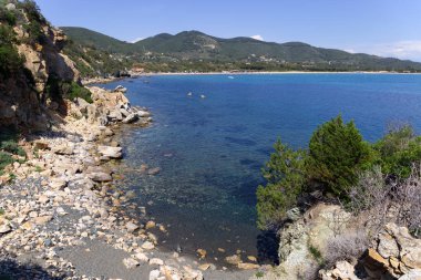 Bay ve plaj orta denizin İtalya'Adası Elba