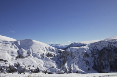 İtalyan Alplerindeki Dolomitler