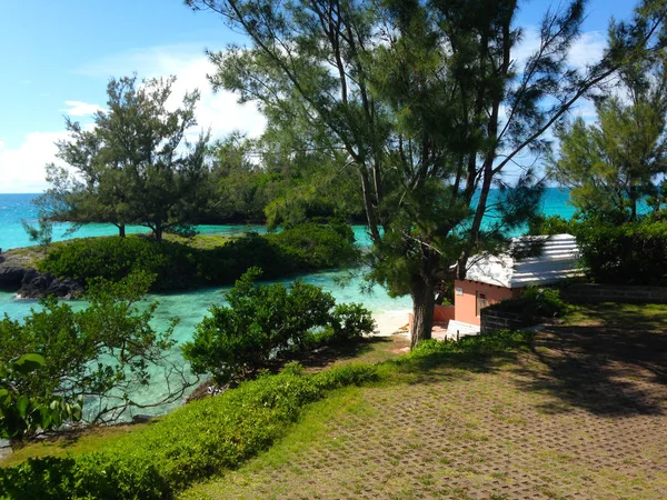 在百慕大的长臂猿湾海滩的房子 — 图库照片